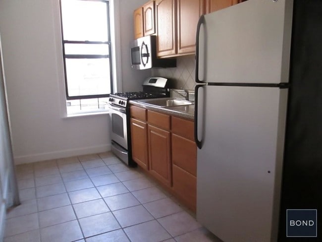 Building Photo - 601 W 141st St
