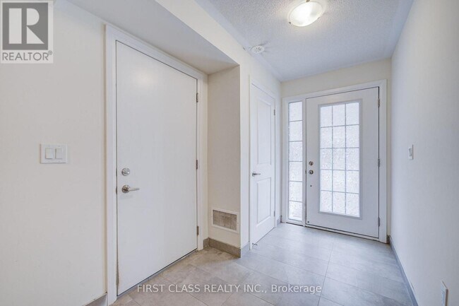 Building Photo - 97 Clippers Cres