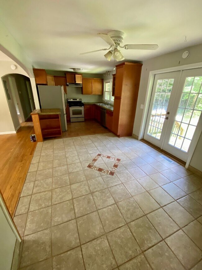 Foto del edificio - 1608 Riverview Rd