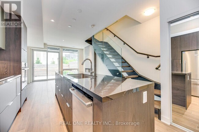 Building Photo - 42 Sonic Way