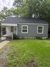 Building Photo - 3808 Northview Dr