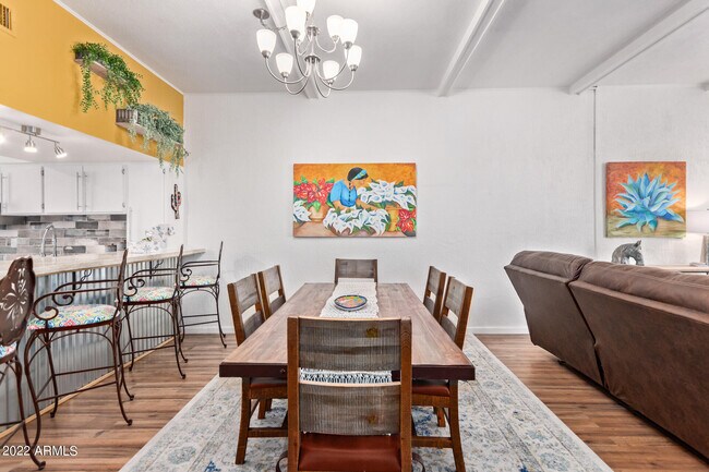 Foto del edificio - 3313 N 68th St