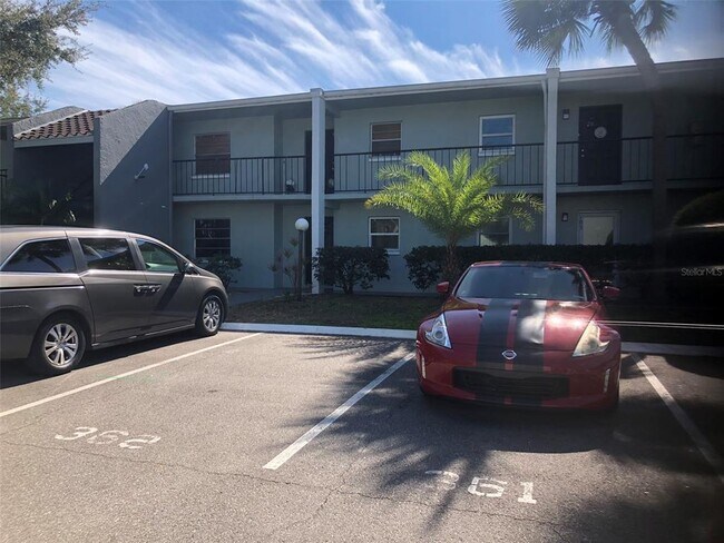 Building Photo - 2835 Somerset Park Dr