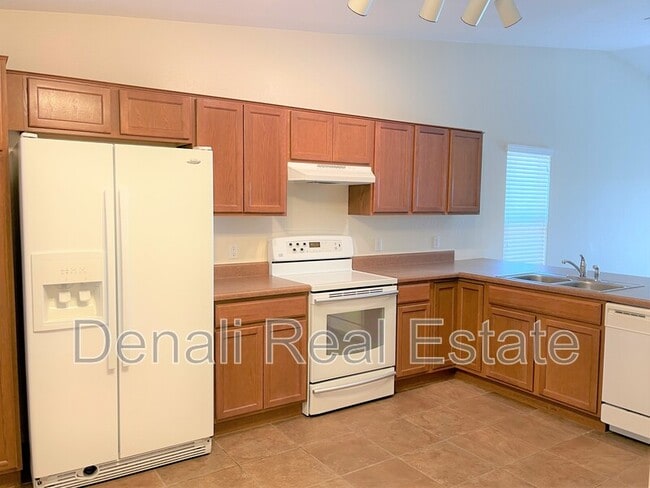 Building Photo - 2729 S Conestoga Rd