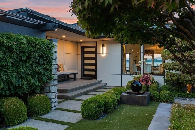 Foto del edificio - Leschi Waterfront Home