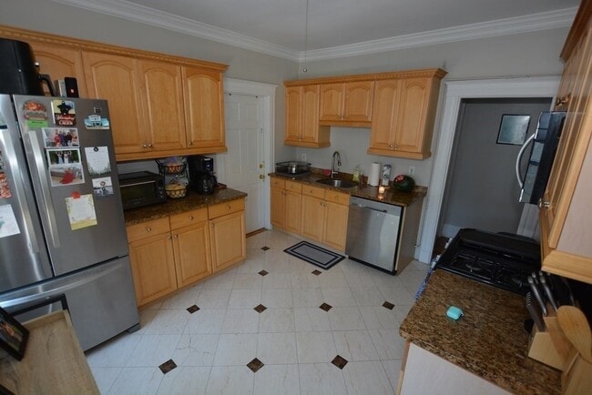 Building Photo - 171 Savin Hill Ave