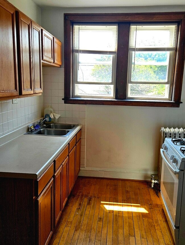 Building Photo - 2454 N Kilpatrick Ave