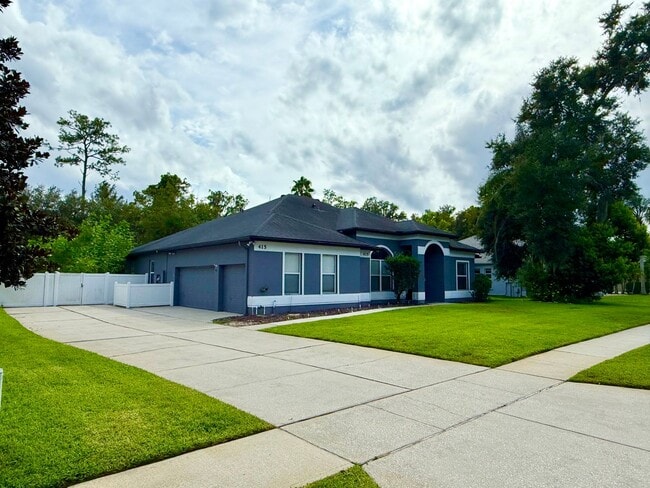 Building Photo - Executive 4bedrooms/3baths Dream pool-home...