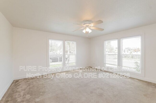 Foto del edificio - 700 Oak St