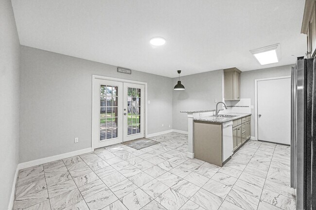 Building Photo - 9339 Deanwood St