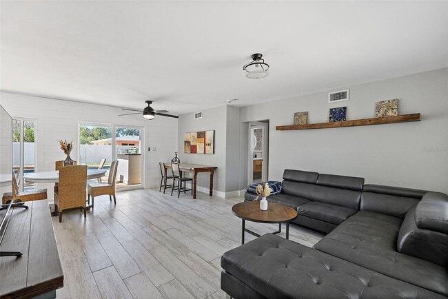 Foto del edificio - 10132 4th St E