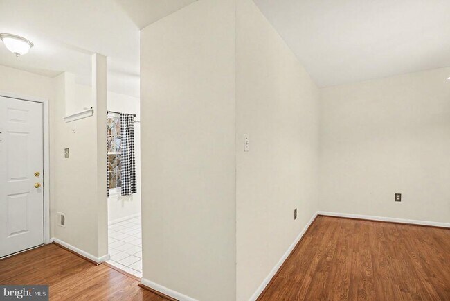 Foto del edificio - 205 Valley Stream Ln