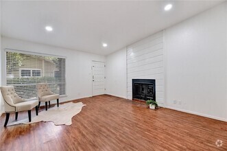 Building Photo - 11904 Broad Oaks Dr
