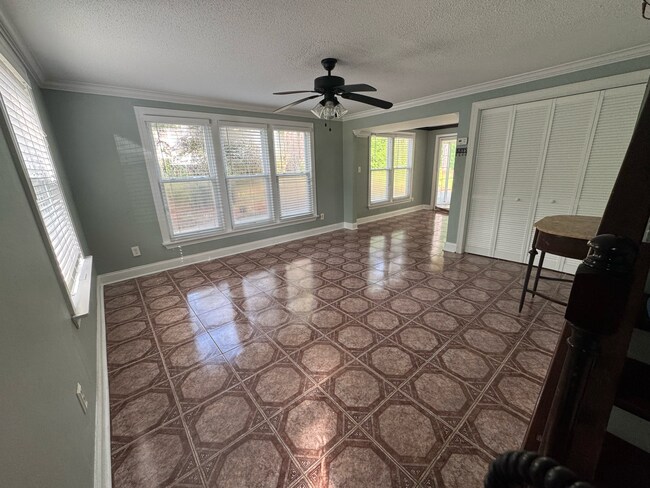Building Photo - 7444 Berkshire Downs Dr