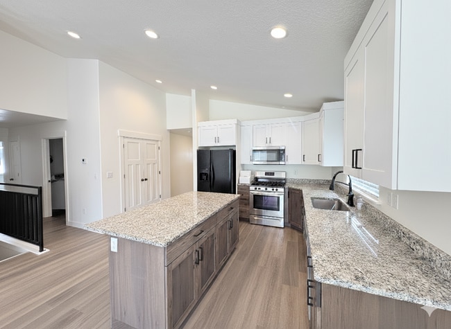 Building Photo - 128 E 840 N