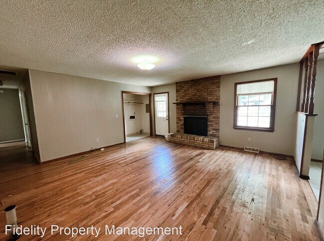 Building Photo - 3 br, 2 bath House - 2458 S. Fort