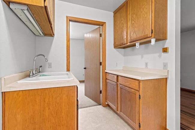 Foto del edificio - 1212 S Oakland Ave