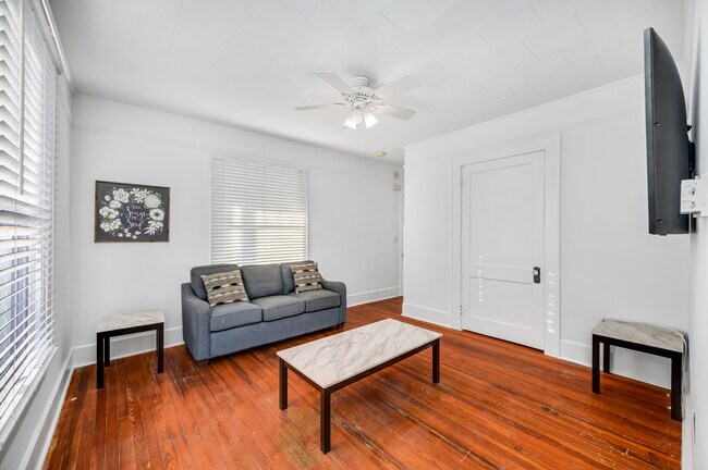 Foto del edificio - 324 7th St S