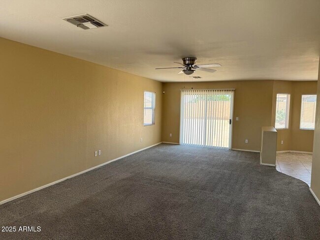Foto del edificio - 12634 W Windrose Dr