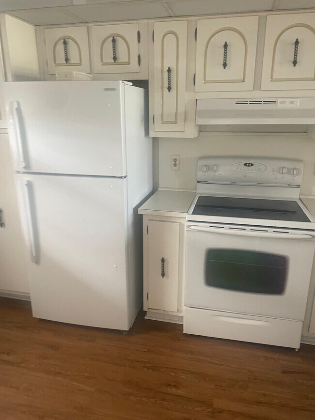 Foto del edificio - 2571 Aragon Blvd