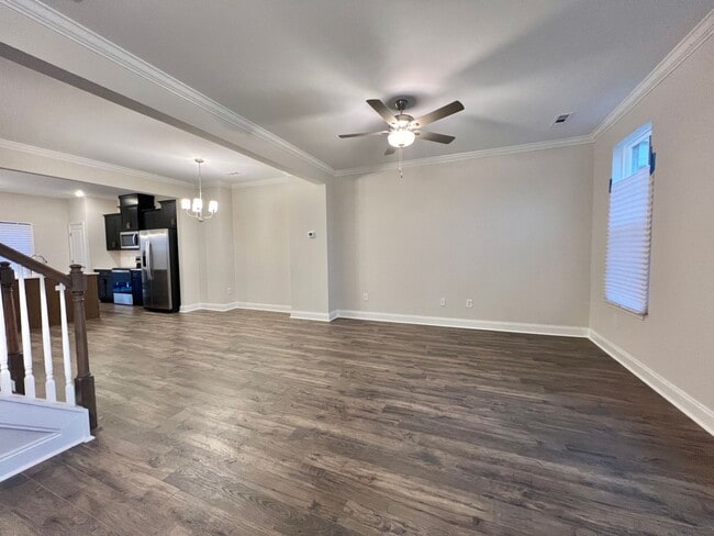 Building Photo - Like New 3 Bed, 4 Bath Townhome w/ 2 Car Garage