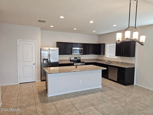 Foto del edificio - 25573 W Coles Rd