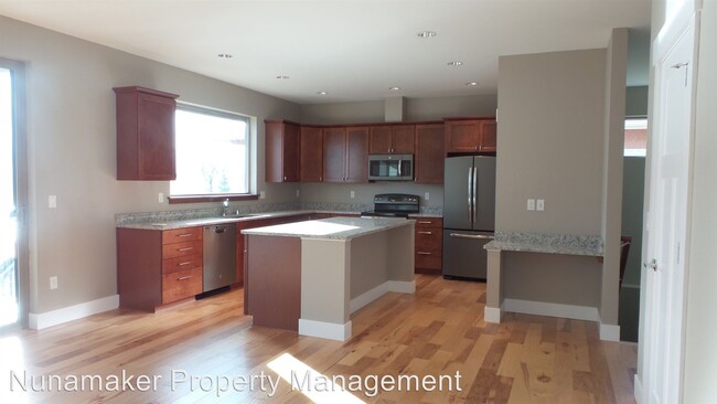 Building Photo - 2 br, 2.5 bath House - 116 Ingram Place