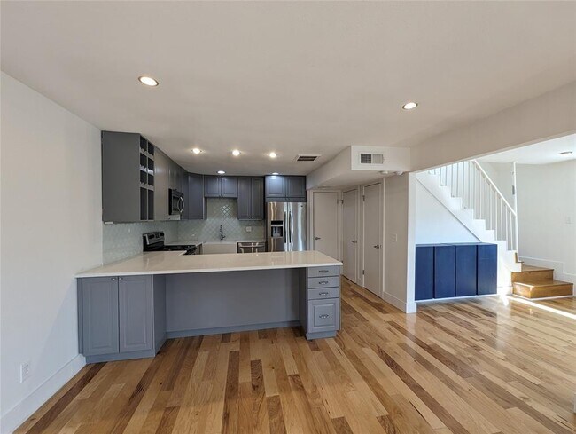 Foto del edificio - 1101 Shoal Creek Blvd