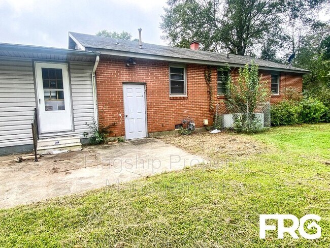Building Photo - 405 Dove Pl