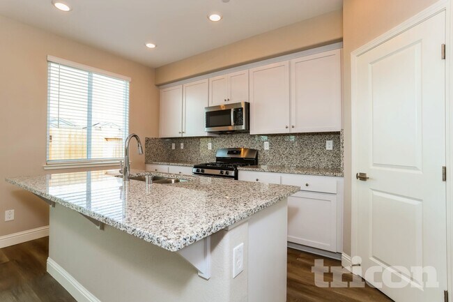 Foto del edificio - 2640 Miller Run Ln