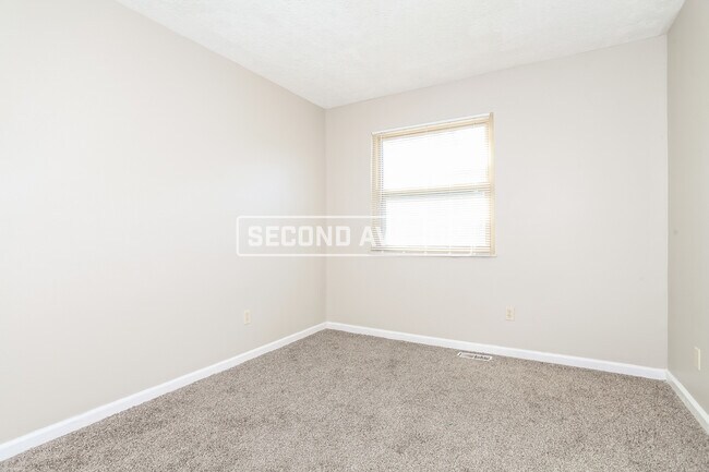 Building Photo - 338 Pedretti Ave