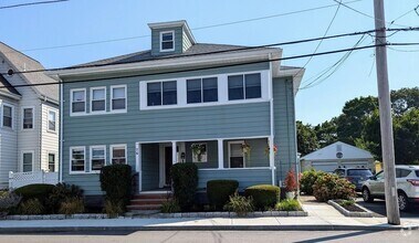 Building Photo - 76 Phipps St