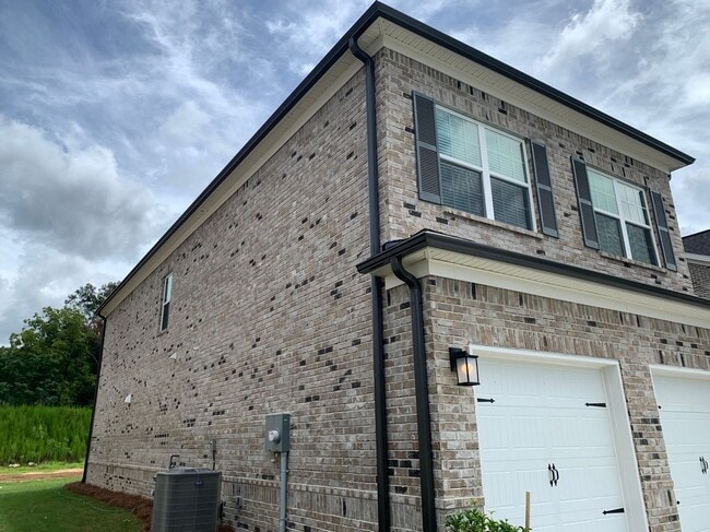 Building Photo - 134 Green Love Ln