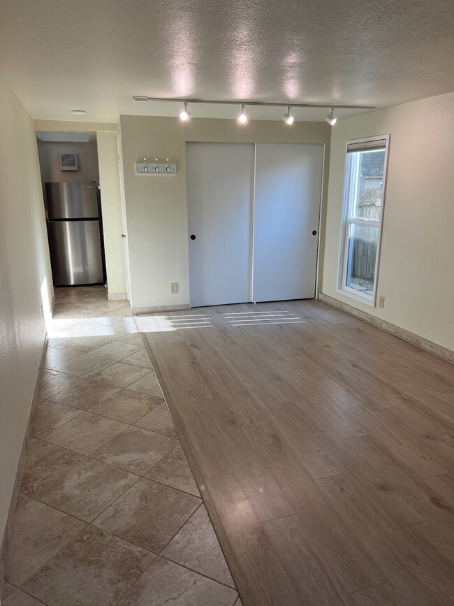 Building Photo - 525 NE 86th St