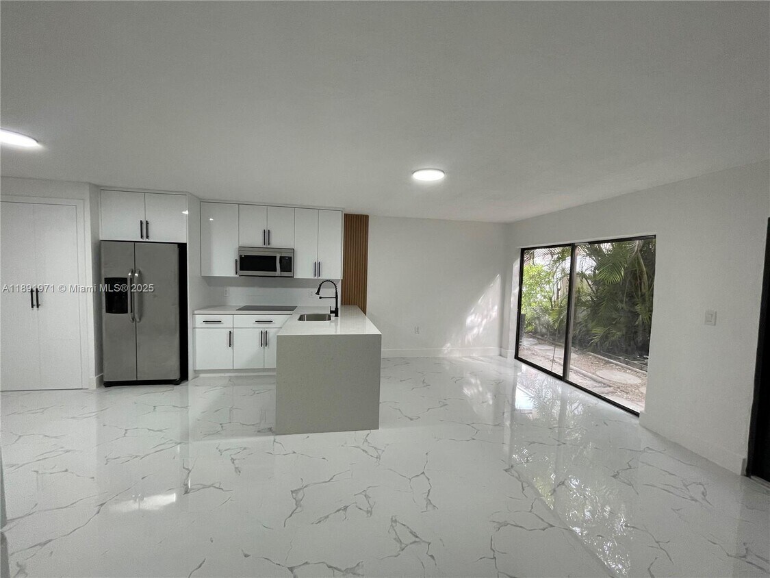 Primary Photo - 20426 SW 85th Ave