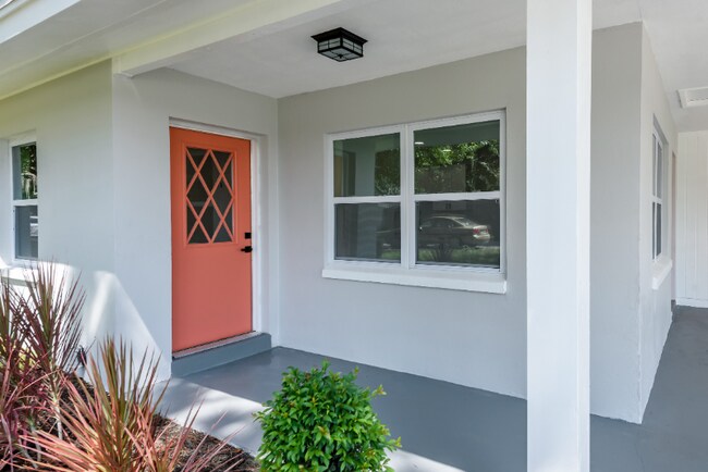 Foto del edificio - 763 NE 12th St