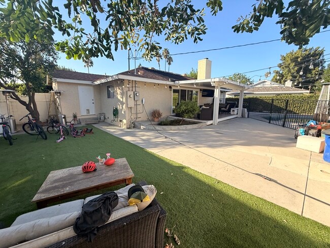 Building Photo - 6424 Penfield Ave