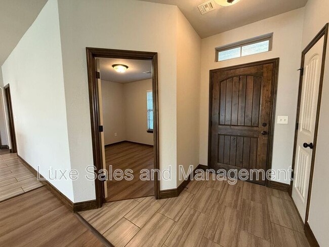Building Photo - 420 Josephine Ct