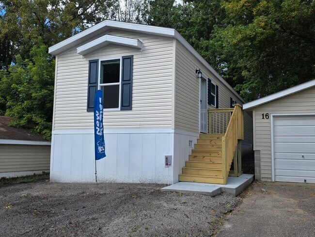 Foto del edificio - 16 Thomas Ln