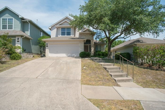 Foto principal - Beautiful Two Story Home!