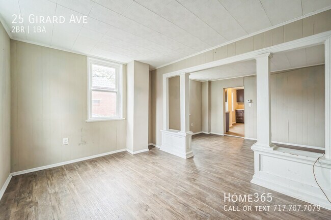 Building Photo - Spacious 2 bed 1 bath Home at a Precious p...
