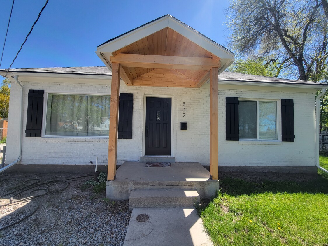 Charming Single-Family House - 542 W 400 N