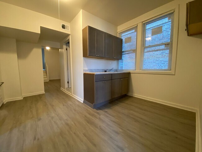 Foto del edificio - 4450 S Wood St