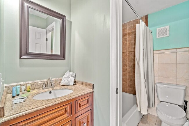 Foto del edificio - 8743 Thomas Dr