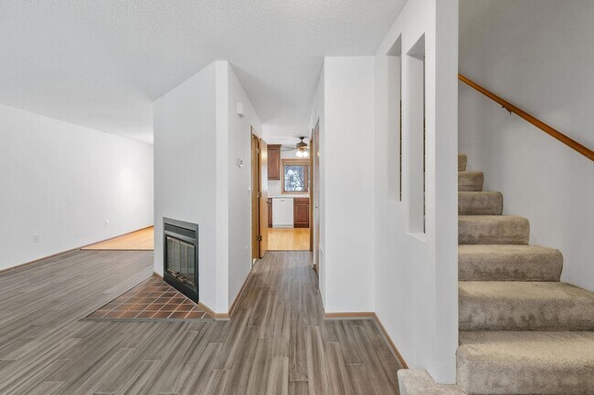 Foto del edificio - 232 3rd Ave NE