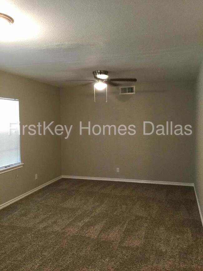 Building Photo - 4123 Vanette Ln