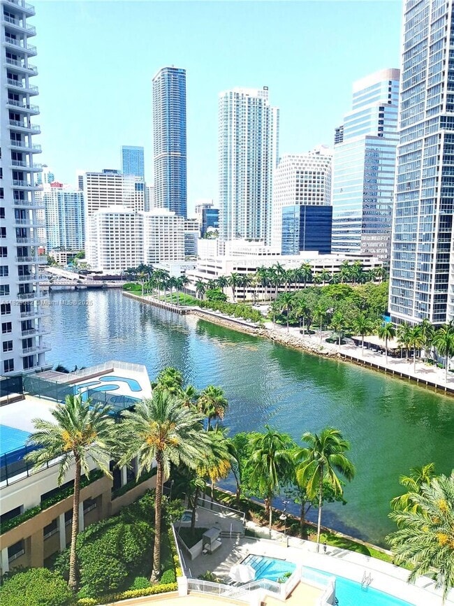 Building Photo - 901 Brickell Key Blvd