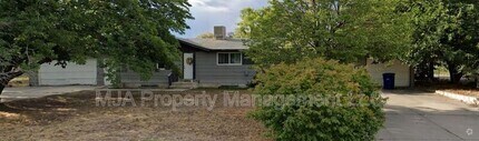 Building Photo - 4055 Paskay Dr