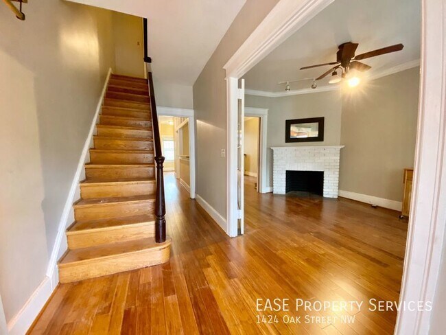Foto del edificio - 1424 Oak St NW