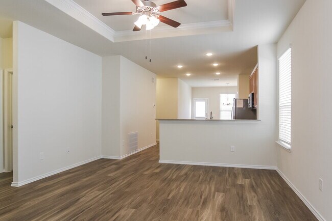 Foto del edificio - 14715 Sierra Garden Dr